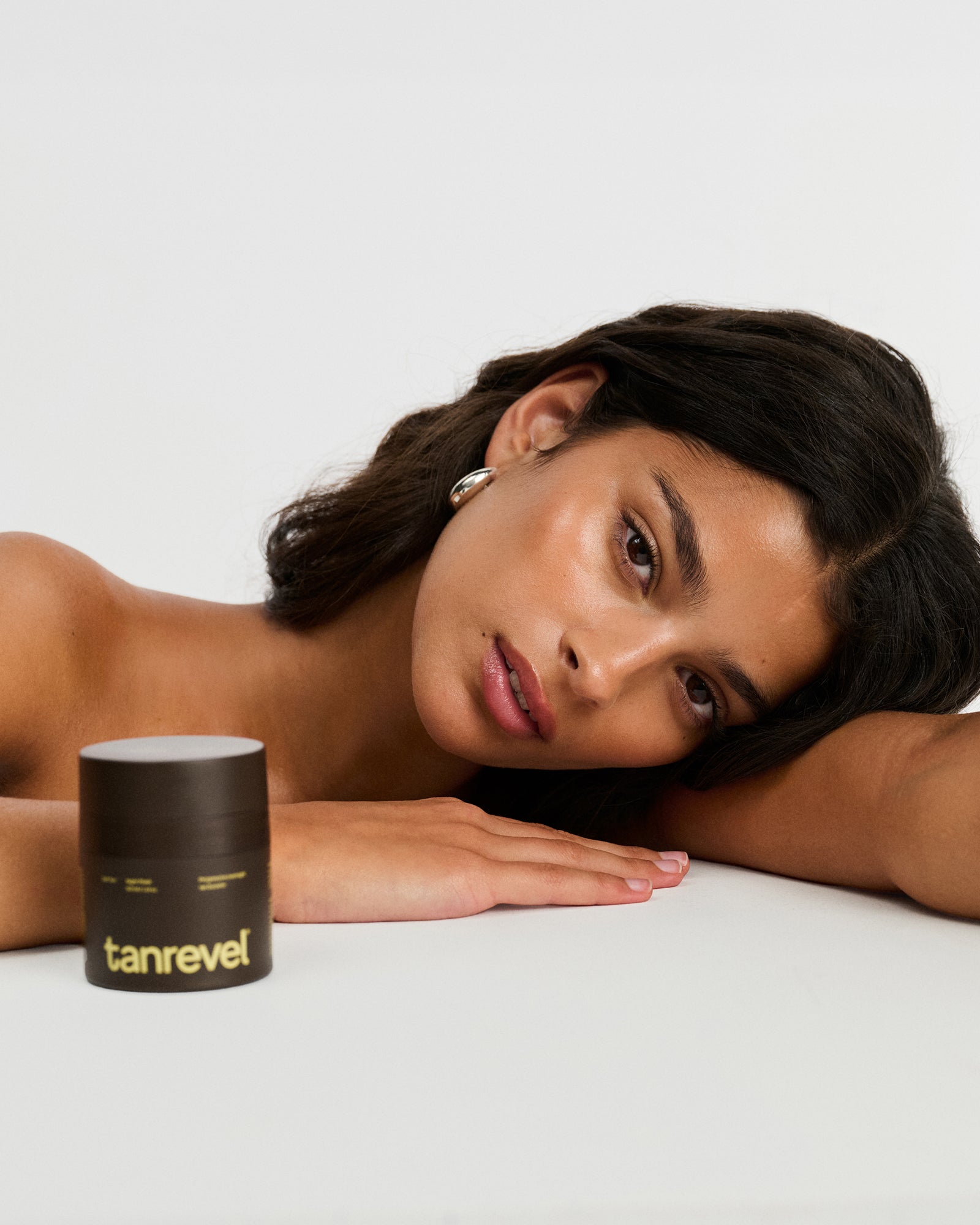 Self Tan Night Mask – Vakna med en återfuktad, solkysst hud.